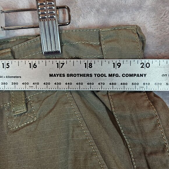 Eddie Bauer Womens 16w Olive Cargo Shorts Cotton Ripstop Durable hiking gorpcore - Picture 3 of 14